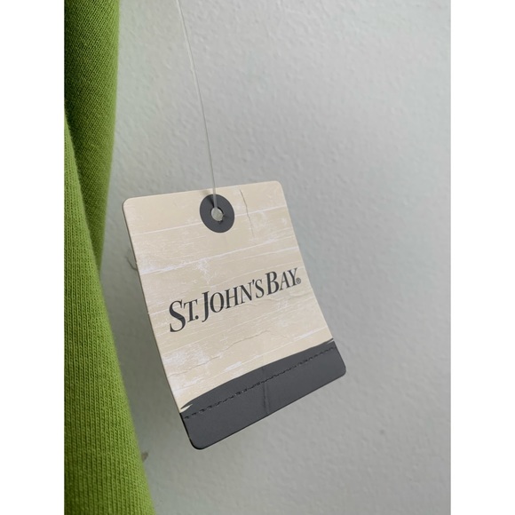 St. John’s Bay ✨Brand New✨ Green T-Shirt V-Neck Casual Classic Tee - Picture 4 of 5